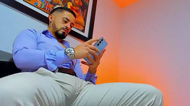 Snapshot of MAXIMUS_MASTE3 chatting on 11/02/25, 05:26 MAXIMUS MASTE3 online show from 11/02/25, 05:26