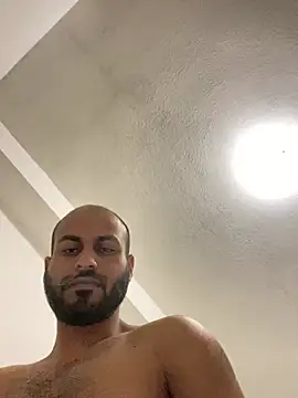 Snapshot of islandvybee55 chatting on 01/05/25, 04:47 islandvybee55 online show from 01/05/25, 04:47