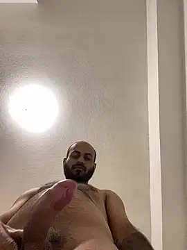 Snapshot of islandvybee55 chatting on 01/06/25, 03:42 islandvybee55 online show from 01/06/25, 03:42