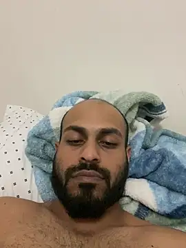 Snapshot of islandvybee55 chatting on 02/02/25, 01:55 islandvybee55 online show from 02/02/25, 01:55