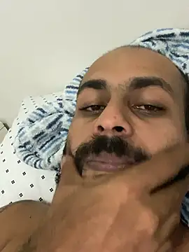 Snapshot of islandvybee55 chatting on 02/12/25, 05:26 islandvybee55 online show from 02/12/25, 05:26