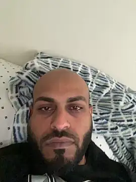 Snapshot of islandvybee55 chatting on 02/16/25, 07:49 islandvybee55 online show from 02/16/25, 07:49