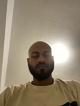 Snapshot of islandvybee55 chatting on 03/02/25, 03:24 islandvybee55 online show from 03/02/25, 03:24