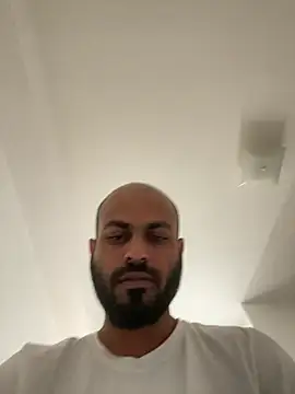 Snapshot of islandvybee55 chatting on 03/09/25, 08:31 islandvybee55 online show from 03/09/25, 08:31