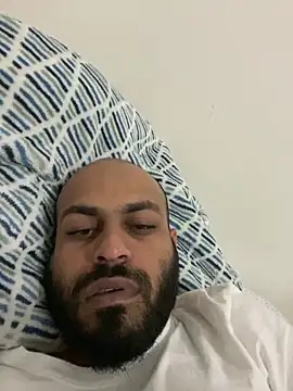 Snapshot of islandvybee55 chatting on 03/10/25, 03:45 islandvybee55 online show from 03/10/25, 03:45