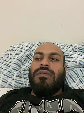 Snapshot of islandvybee55 chatting on 03/16/25, 07:26 islandvybee55 online show from 03/16/25, 07:26