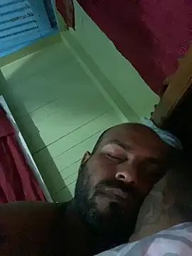 Snapshot of islandvybee55 chatting on 09/11/25, 04:45 islandvybee55 online show from 09/11/25, 04:45