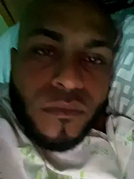 Snapshot of islandvybee55 chatting on 09/28/25, 06:19 islandvybee55 online show from 09/28/25, 06:19