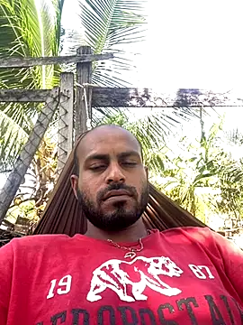 Snapshot of islandvybee55 chatting on 12/03/25, 04:27 islandvybee55 online show from 12/03/25, 04:27