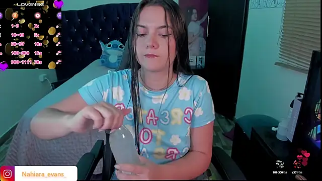 NahiaraEvans  online show from 02/24/25, 07:55