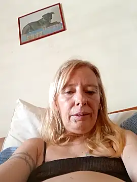 Ladykiss833 online show from 09/30/25, 02:00