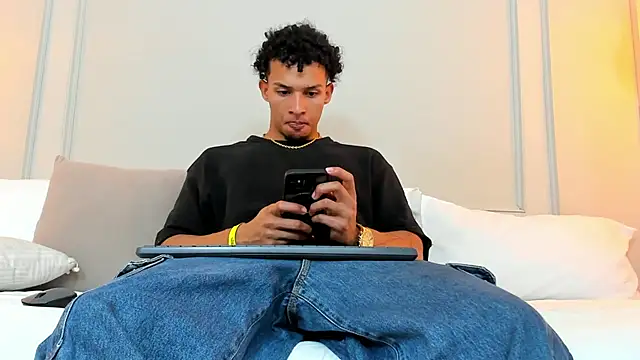 Dominick star online show from 01/06/25, 03:42