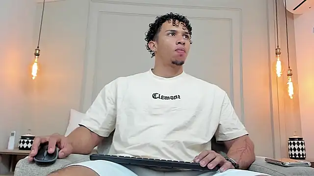 Dominick star online show from 02/06/25, 04:21