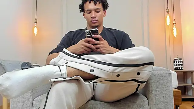 Dominick star online show from 02/07/25, 10:08