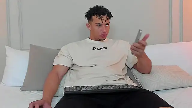 Dominick star online show from 03/02/25, 03:24