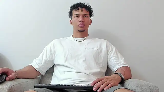 Dominick star online show from 03/13/25, 03:44