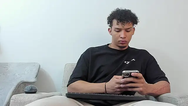 Dominick star online show from 03/21/25, 03:44