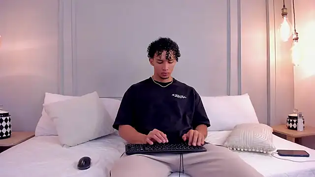 Dominick star online show from 09/21/25, 04:03