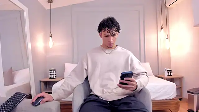 Dominick star online show from 09/24/25, 04:49