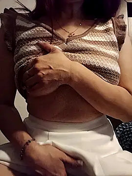 KITTEN-10 online show from 12/22/25, 04:15