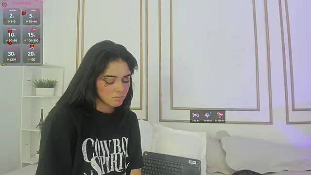 Snapshot of natalia_aguirre1 chatting on 02/07/25, 12:50 natalia aguirre1 online show from 02/07/25, 12:50