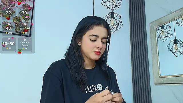 Snapshot of natalia_aguirre1 chatting on 09/12/25, 12:27 natalia aguirre1 online show from 09/12/25, 12:27