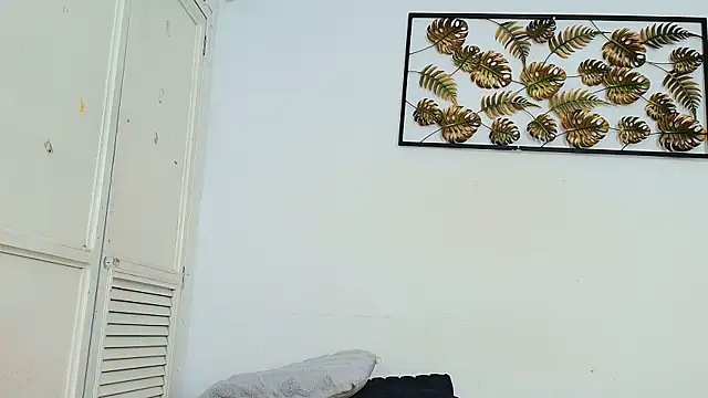 Snapshot of natalia_aguirre1 chatting on 09/14/25, 12:15 natalia aguirre1 online show from 09/14/25, 12:15