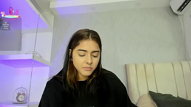 Snapshot of natalia_aguirre1 chatting on 01/15/26, 12:10 natalia aguirre1 online show from 01/15/26, 12:10