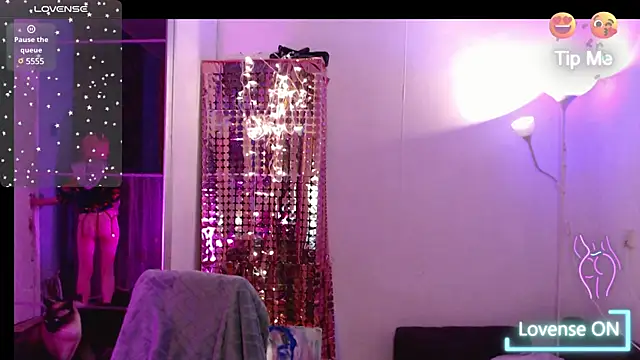mischellemeow13 online show from 12/06/24, 07:21