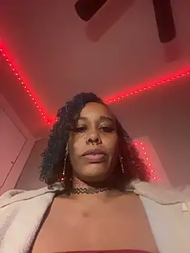 loveluna8 online show from 10/31/25, 08:26