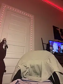 loveluna8 online show from 11/18/25, 09:47