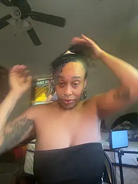 Snapshot of loveluna8 chatting on 02/13/26, 02:24 loveluna8 online show from 02/13/26, 02:24