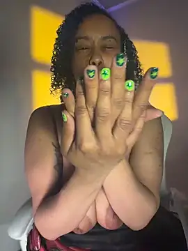 Snapshot of loveluna8 chatting on 02/25/26, 11:14 loveluna8 online show from 02/25/26, 11:14