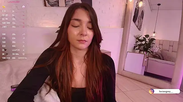 lexiee grey  online show from 03/21/25, 03:46