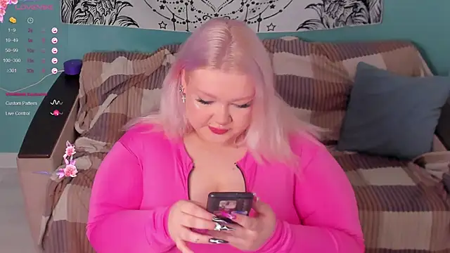 LilyBelll online show from 12/02/24, 04:20