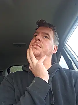 Titanhoott online show from 11/17/25, 10:21