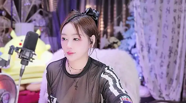 Snapshot of Missy_Nana21 chatting on 01/19/25, 04:25 Missy Nana21 online show from 01/19/25, 04:25