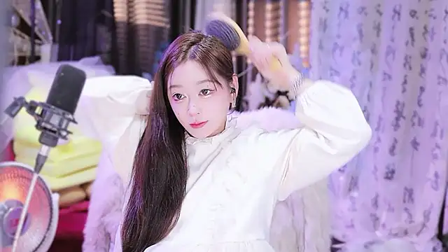 Snapshot of Missy_Nana21 chatting on 01/30/25, 04:02 Missy Nana21 online show from 01/30/25, 04:02