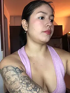 EmmaRossem online show from 12/04/25, 07:33