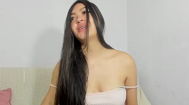 Snapshot of Sweet-Sophiee chatting on 12/10/24, 06:49 Sweet-Sophiee online show from 12/10/24, 06:49