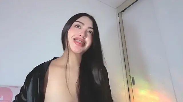 Sweet-Sophiee online show from 04/05/26, 03:15