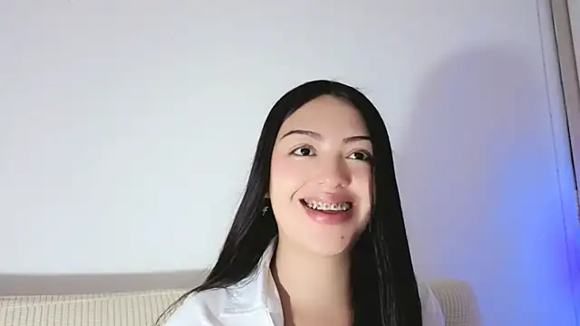 Snapshot of Sweet-Sophiee chatting on 07/21/26, 01:08 Sweet-Sophiee online show from 07/21/26, 01:08