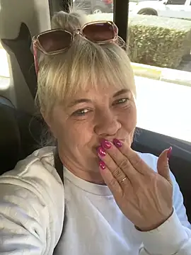 Lia Laguna77 online show from 03/22/25, 06:36