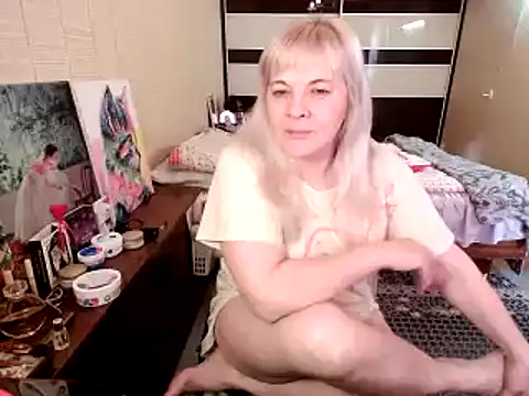 Lia Laguna77 online show from 05/18/26, 04:13
