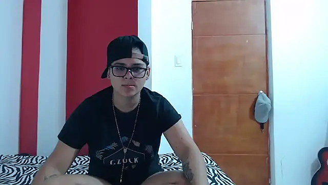 Snapshot of SHARLOTTE_MORGAN chatting on 03/18/25, 11:31 SHARLOTTE MORGAN online show from 03/18/25, 11:31