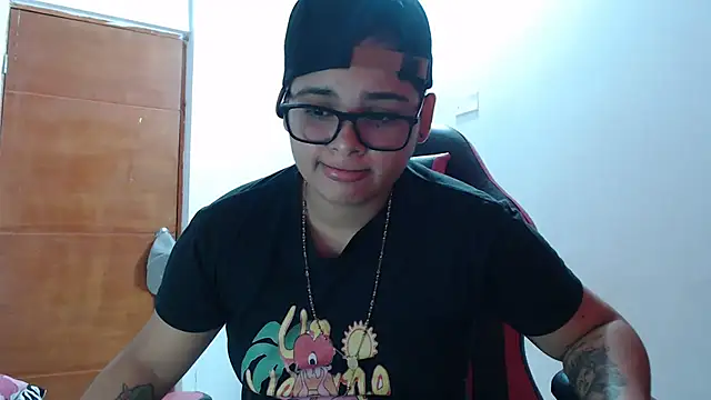 Snapshot of SHARLOTTE_MORGAN chatting on 03/19/25, 05:50 SHARLOTTE MORGAN online show from 03/19/25, 05:50