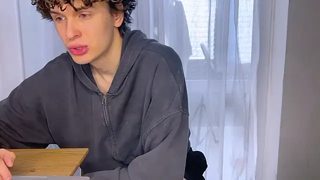 alyx garden online show from 03/18/26, 08:17