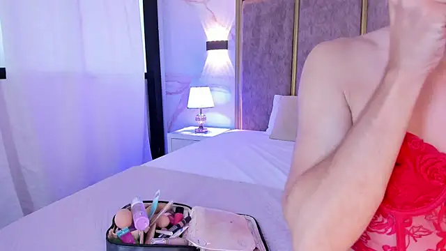 MaxiRogers online show from 12/14/25, 12:21