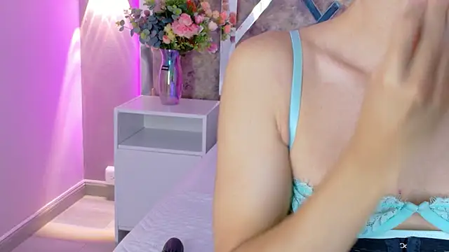 MaxiRogers online show from 12/22/25, 11:29