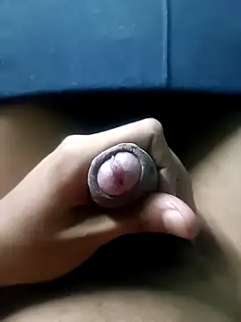 Snapshot of AloneDick chatting on 11/13/25, 09:30 AloneDick online show from 11/13/25, 09:30